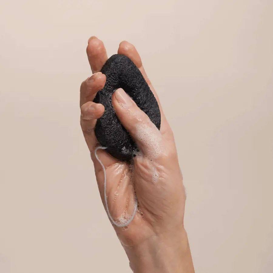اسفنج پاک‌کننده کنجاک زغالی اوریفلیم | سم‌زدای طبیعی و کنترل‌کننده چربی