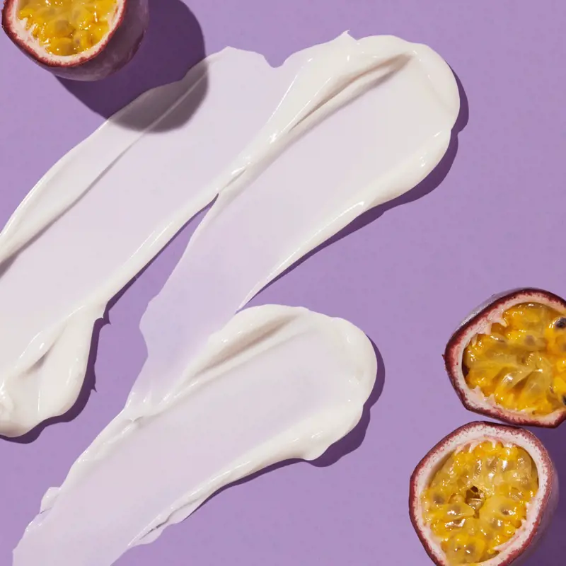 کرم دست و ناخن اوریفلیم مدل Love Nature با عصاره ارگانیک میوه پسشن حجم 75 میل